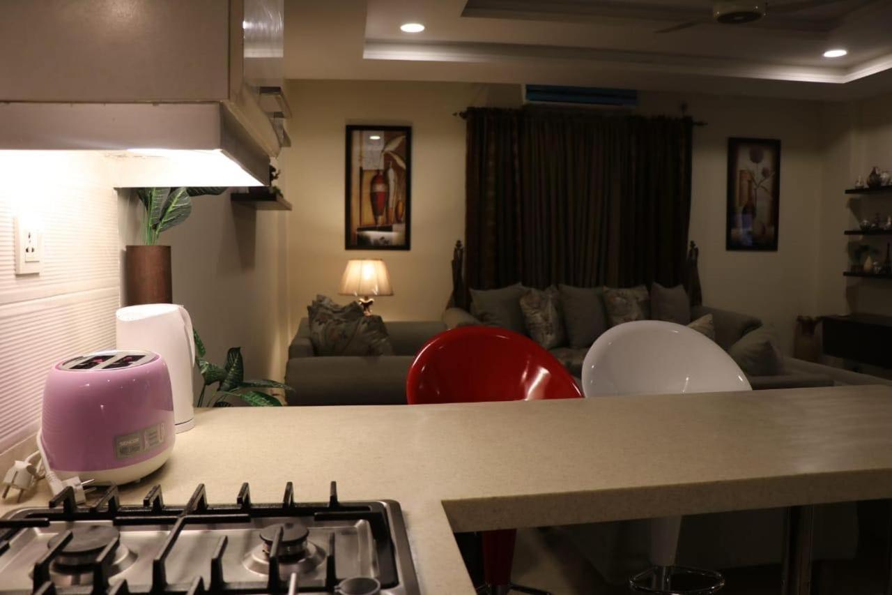 Elegant & Charming One Bed Apartment In Bahria Town Rawalpindi Exterior photo