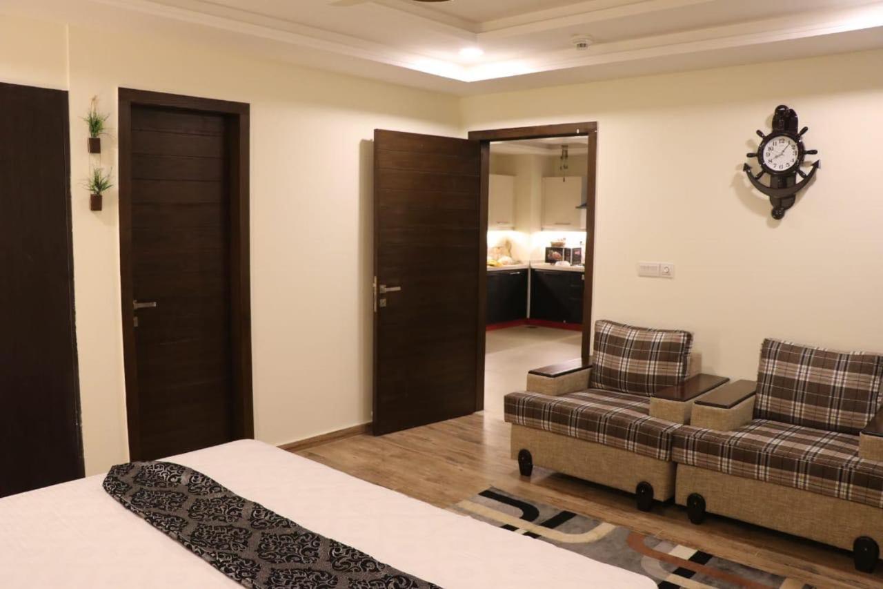 Elegant & Charming One Bed Apartment In Bahria Town Rawalpindi Exterior photo