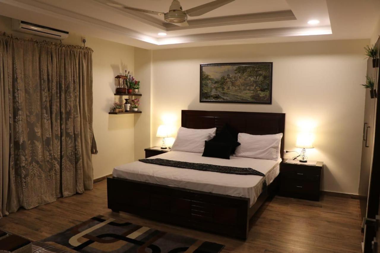 Elegant & Charming One Bed Apartment In Bahria Town Rawalpindi Exterior photo